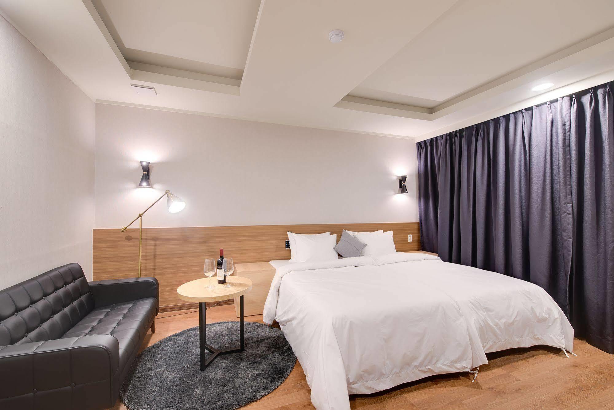 M Hotel Seoel Buitenkant foto
