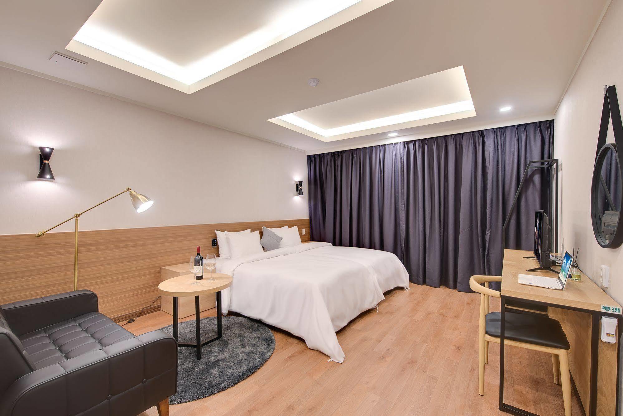 M Hotel Seoel Buitenkant foto